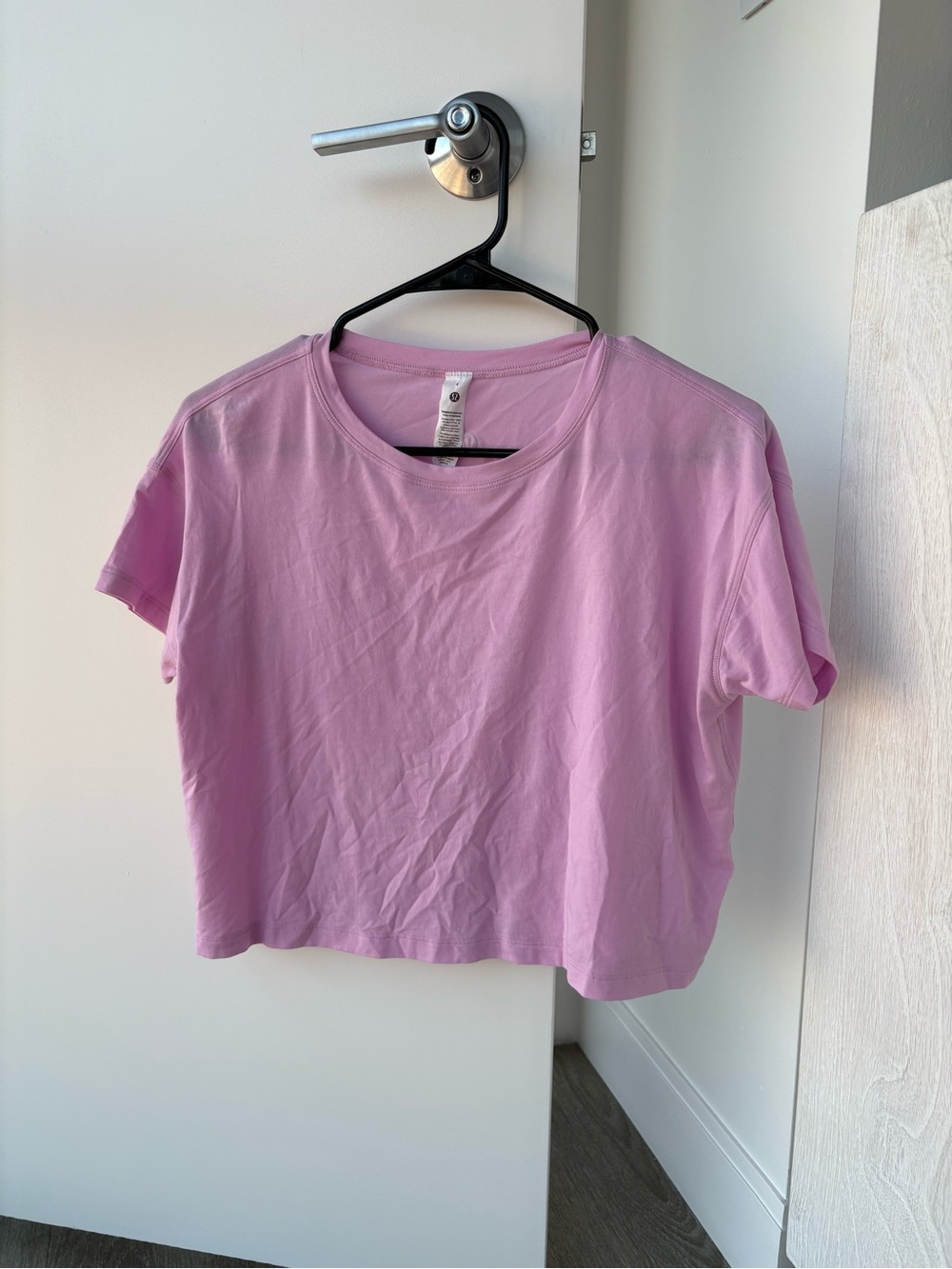 Women’s pink lululemon Cates tee